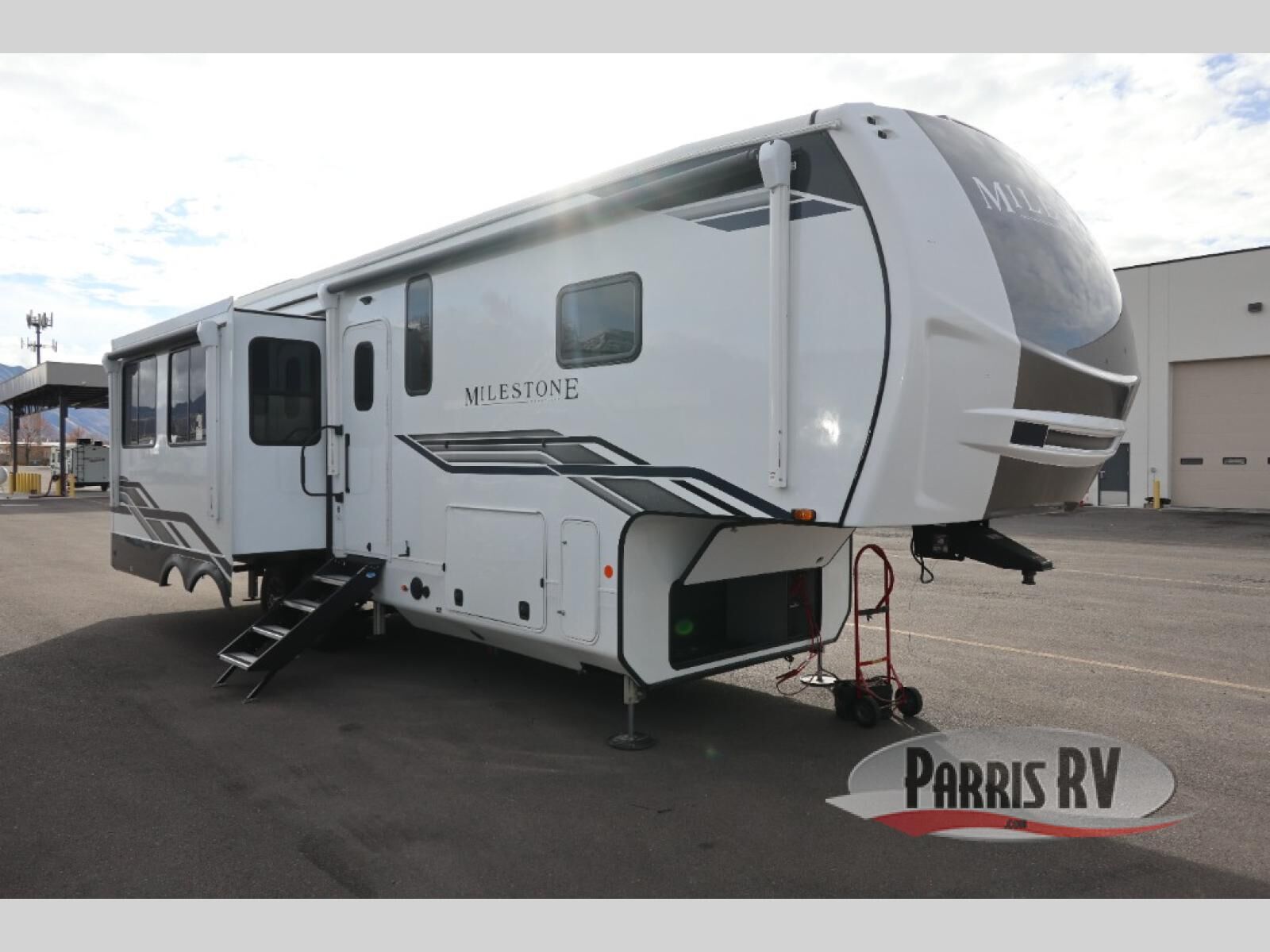 New 2026 Heartland Milestone 31RL