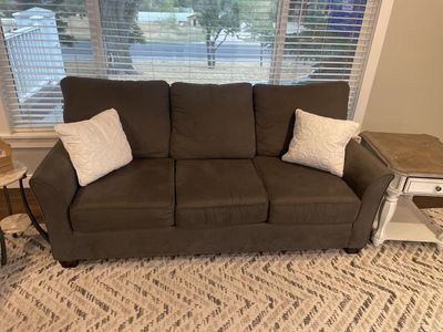 Sofa grey. 80”