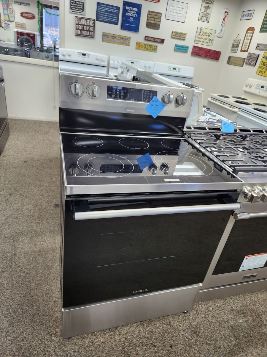 STUNNING BRAND NEW! MORA STAINLESS STEEL GLASS TOP RANGE!