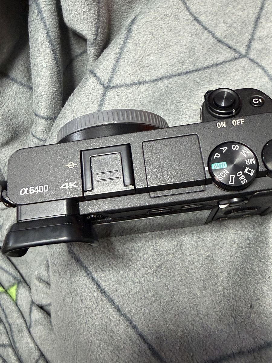 Sony Alpha a6400 Mirrorless Digital Camera Body - 4K Video - Black