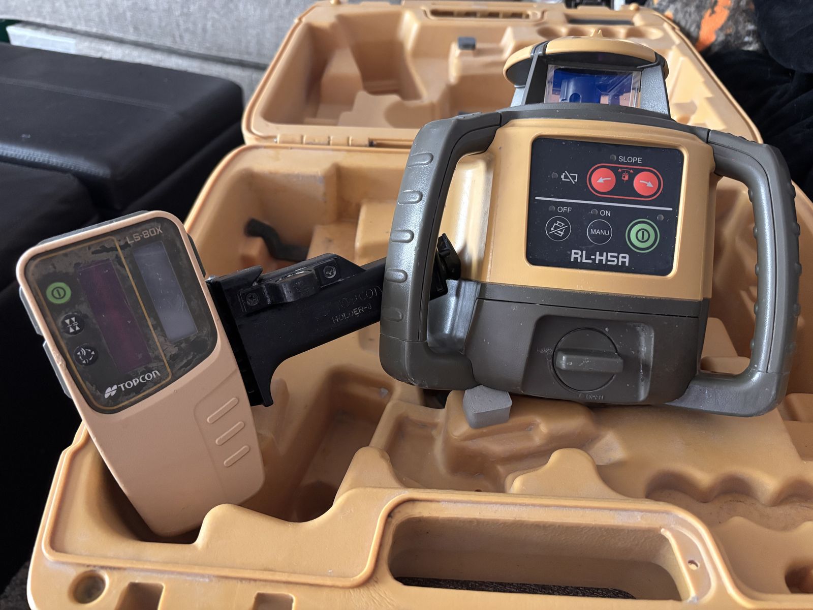 Like New Toocon Rl-H5a Self Leveling Ritary Laser