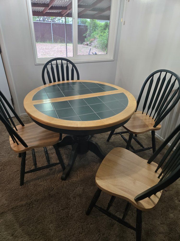 Round Wood Dining Table with Green Tile Inlay & 4 Black Windsor-Style Chairs - Excellent Condition