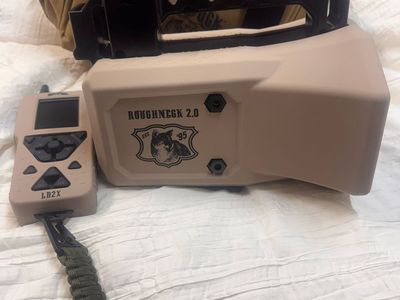 Lucky Duck Roughneck 2.0 Electronic Predator Call with Remote and Bag