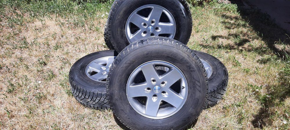 Jeep Wrangler wheels w/tires
