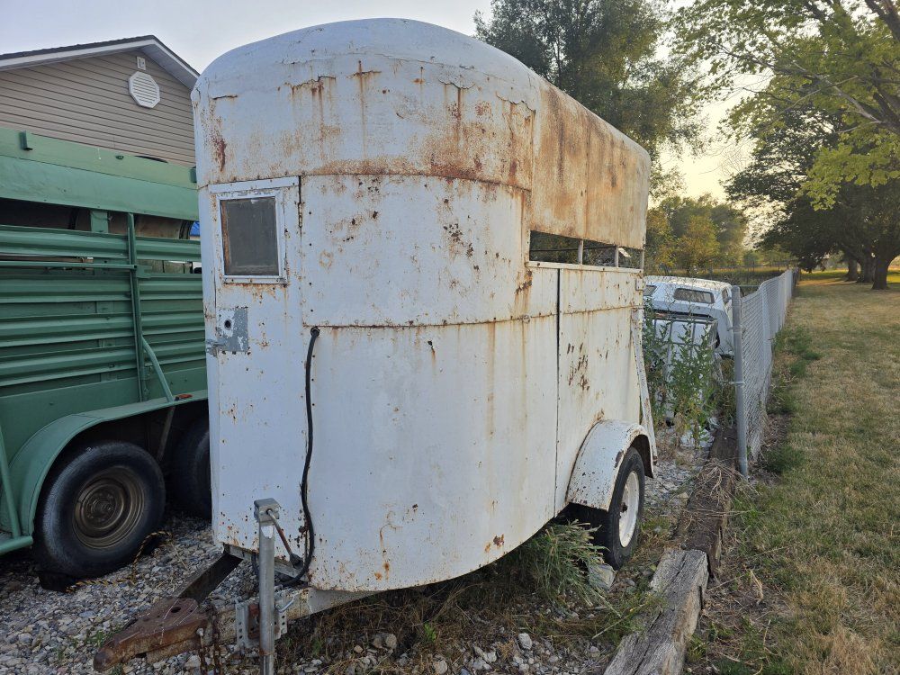 Vintage Single Axle Horse Trailer - Project / Utility Use