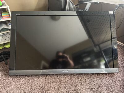 Sony led tv 46in no base comes with remote works great