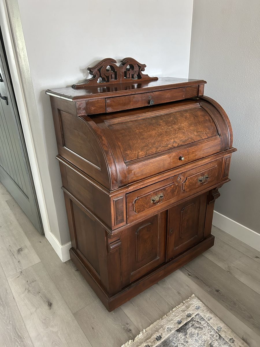 Antique wood roll top desk
