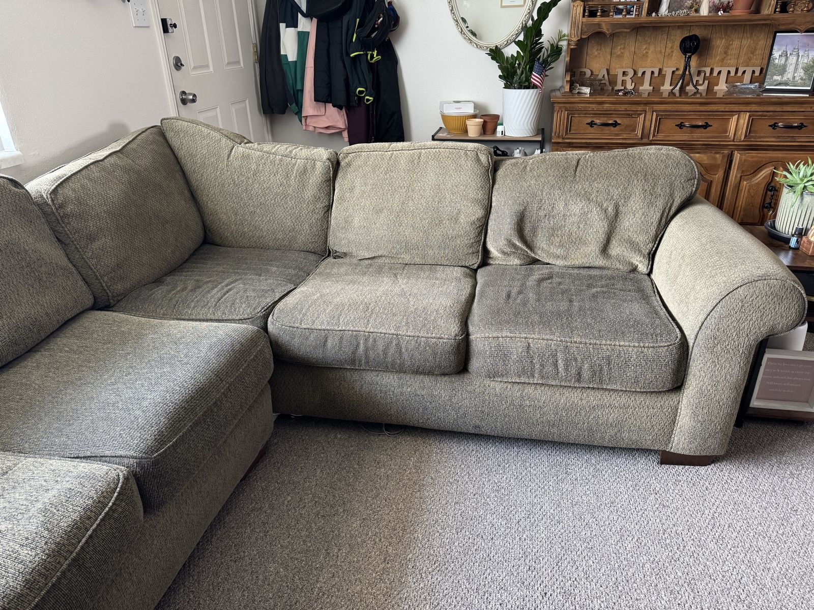 Main image 4