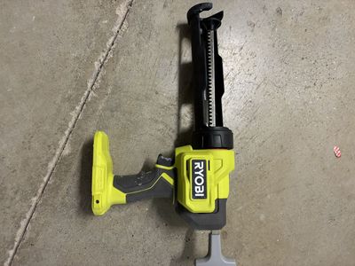 Ryobi ONE+ 18V Cordless Caulk and Adhesive Gun PCL901