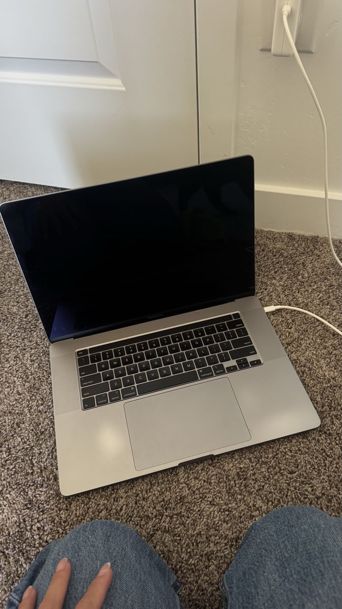 MacBook Pro 16” (2019) i9 • 16GB RAM • 2TB SSD • Excellent Condition