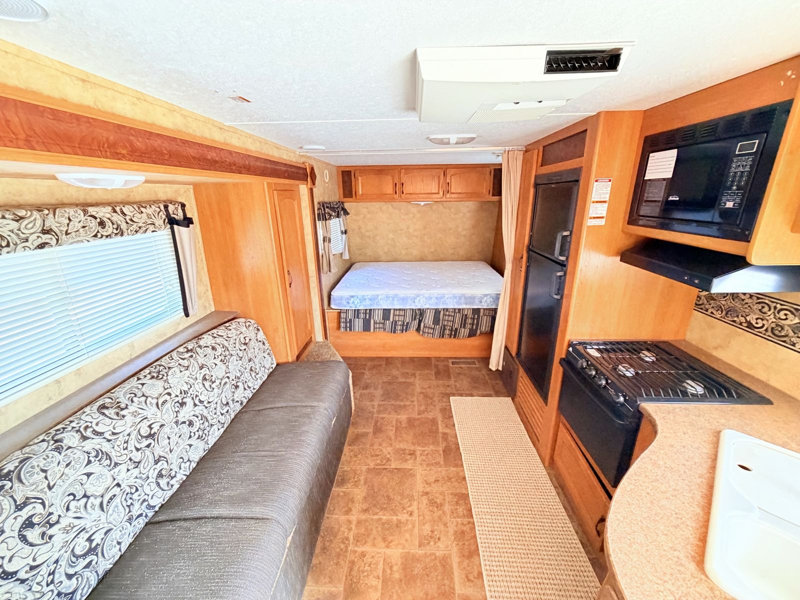 Main image 10