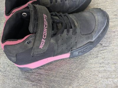 Ride Concepts Womens/kids Mountain Bike flat pedal Shoes - size 5