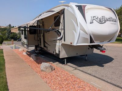 2016 Grand Design Reflection 337 RLS 5th wheel