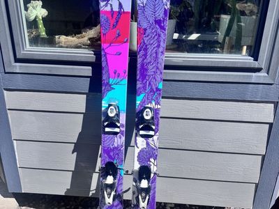K2 Miss Directed Skis 159 CM W/Rossignol Bimdings