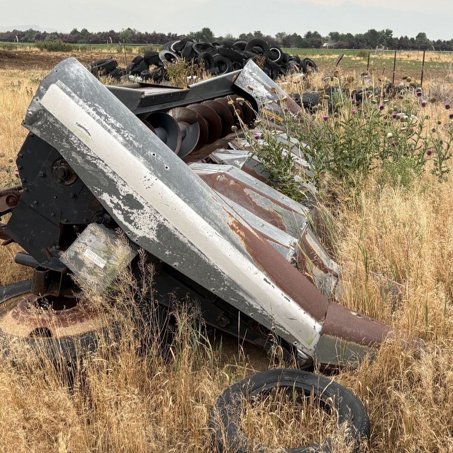 Gleaner Combine Corn Header- For Repair or Salvage