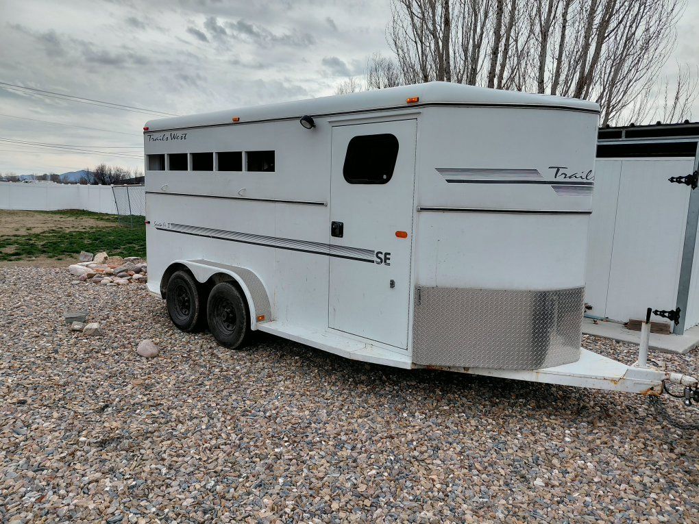 Trails West Santa Fe 2 3horse slant load