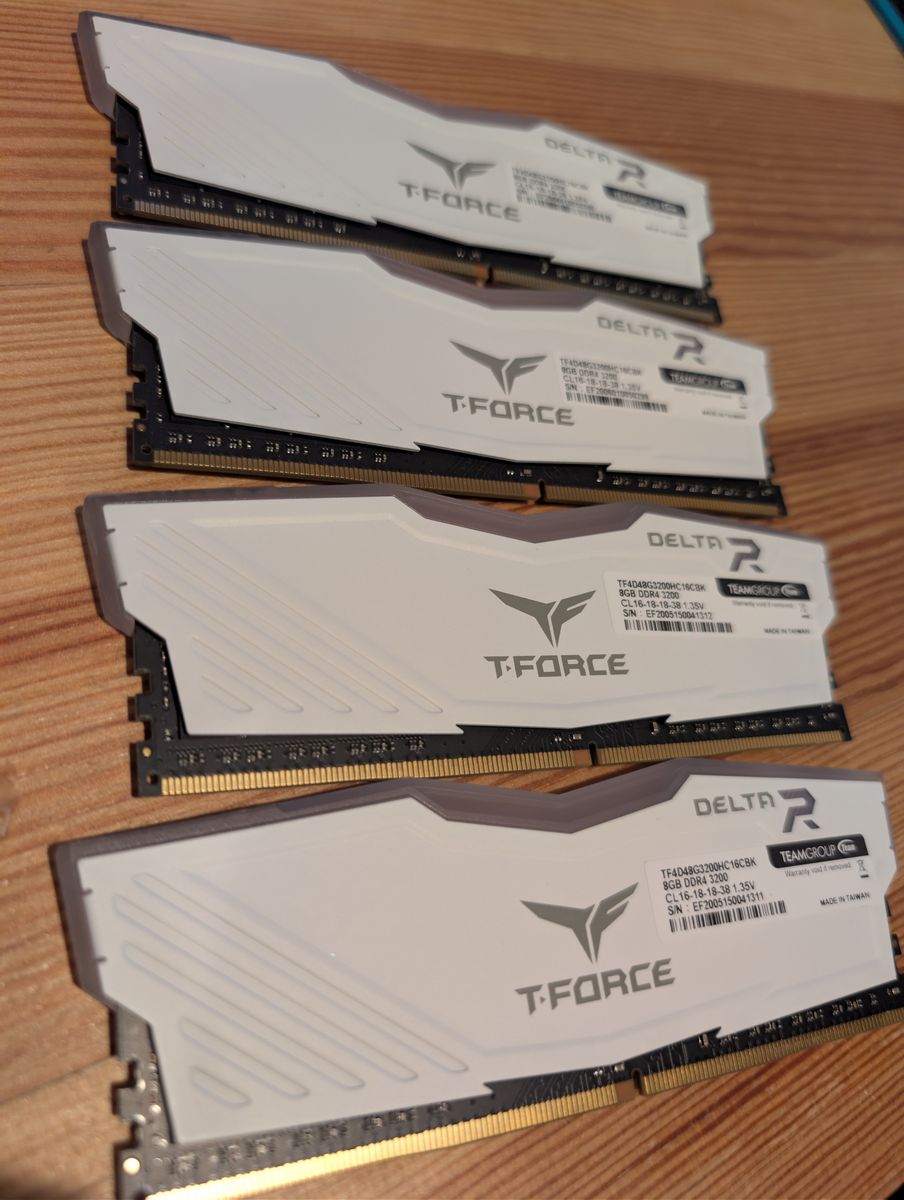 T-Force Delta RGB DDR4 32GB (4x8GB) 3200MHz