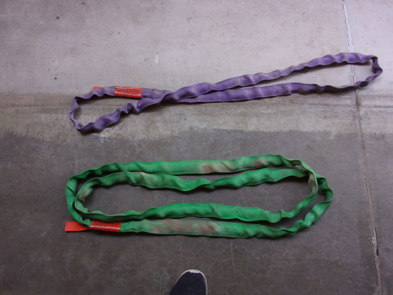 Nylon Slings 6 FT 5300 to 10600 lbs. capacity & 4 FT. 2600 to 5200 lbs. capacity