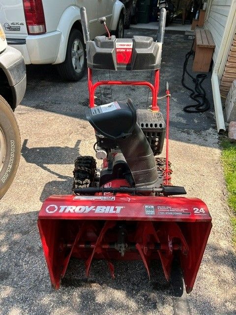 Snow Blower 24" Troy Bilt