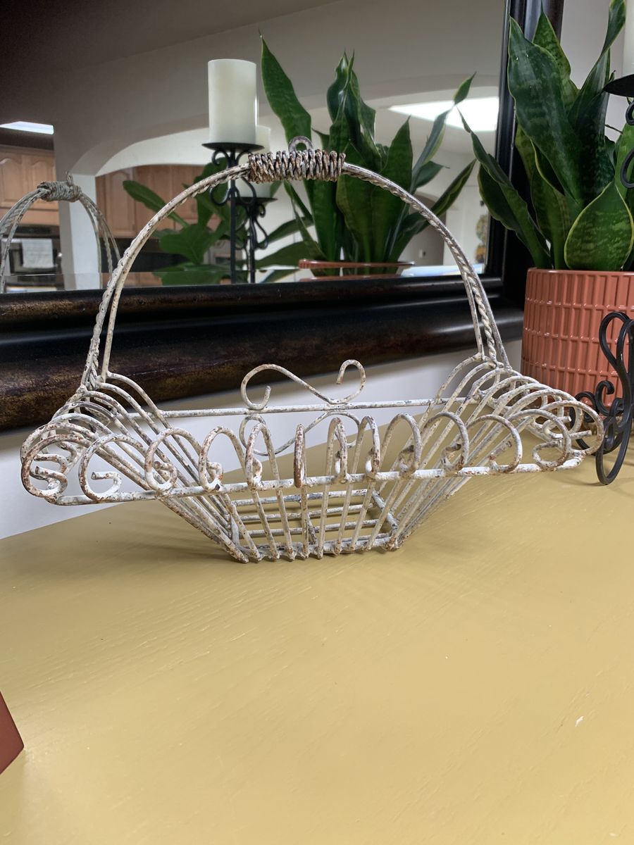 Wall Decor-Metal Rustic Basket