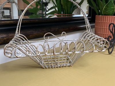 Wall Decor-Metal Rustic Basket