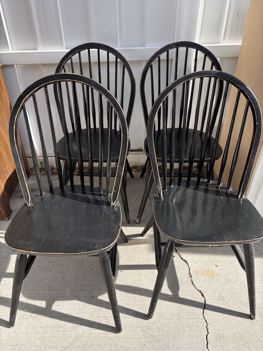 4 Farmhouse Dining/Kitchen Chairs