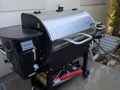 Camp Chef Woodwind 36 Pellet Smoker with Sidekick – Excellent Condition