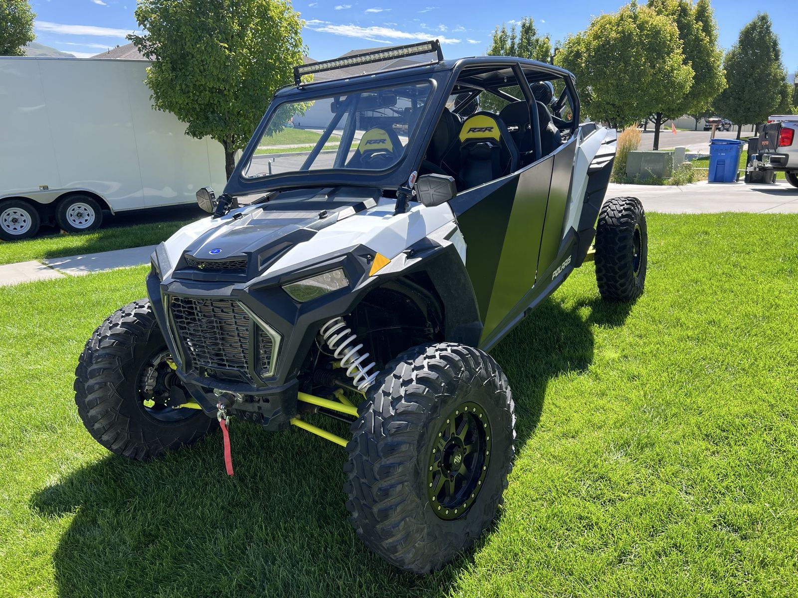 RZR XP4 EPS 1000 - White Lightning