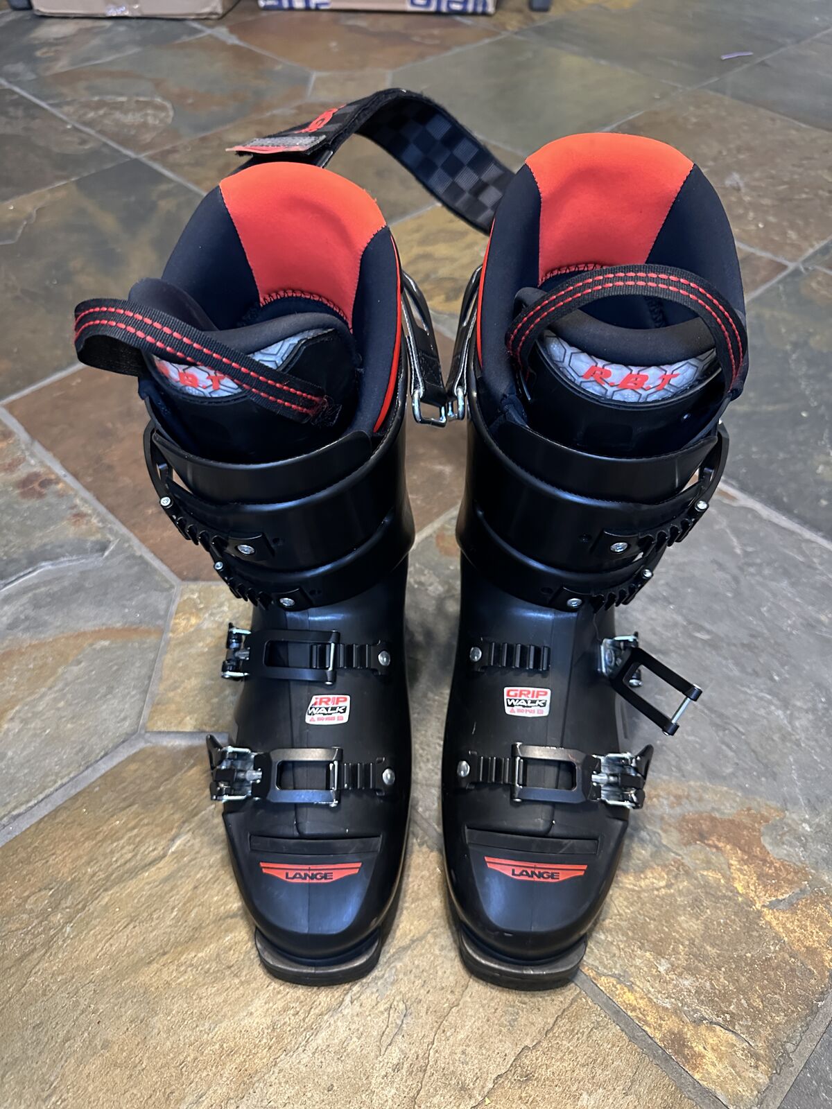 Lange RX 100 Grip Walk ski boots