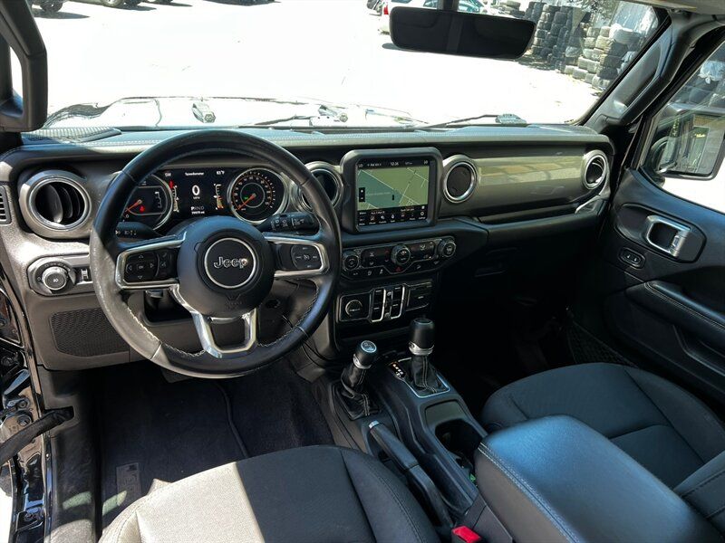 Main image 25