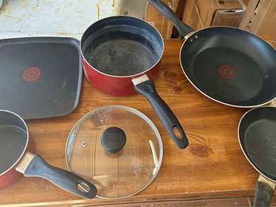 T-Fal Non-Stick Cookware Set: Frying Pans, Saucepan, Griddle & Glass Lid