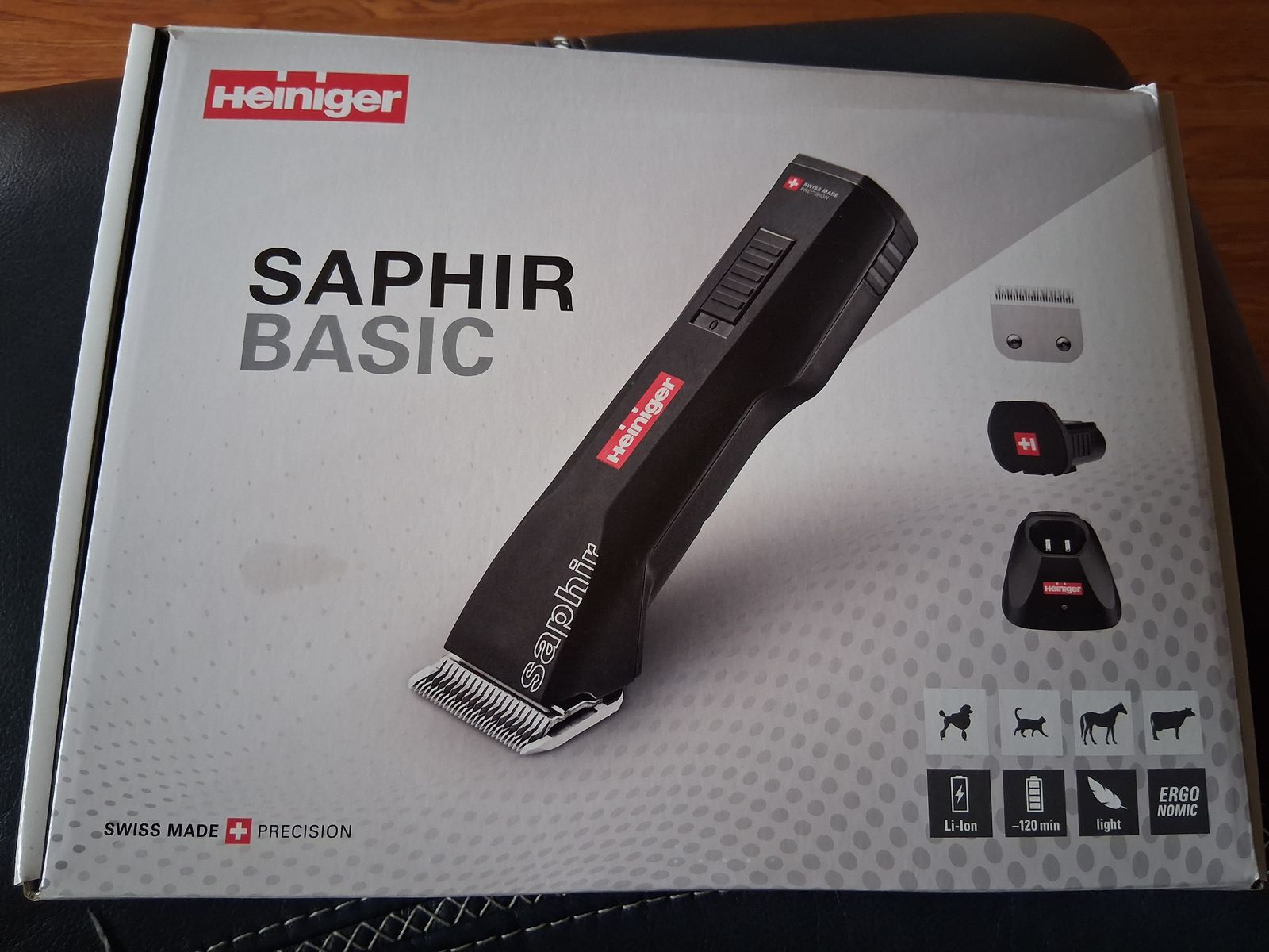 Grooming clippers and table