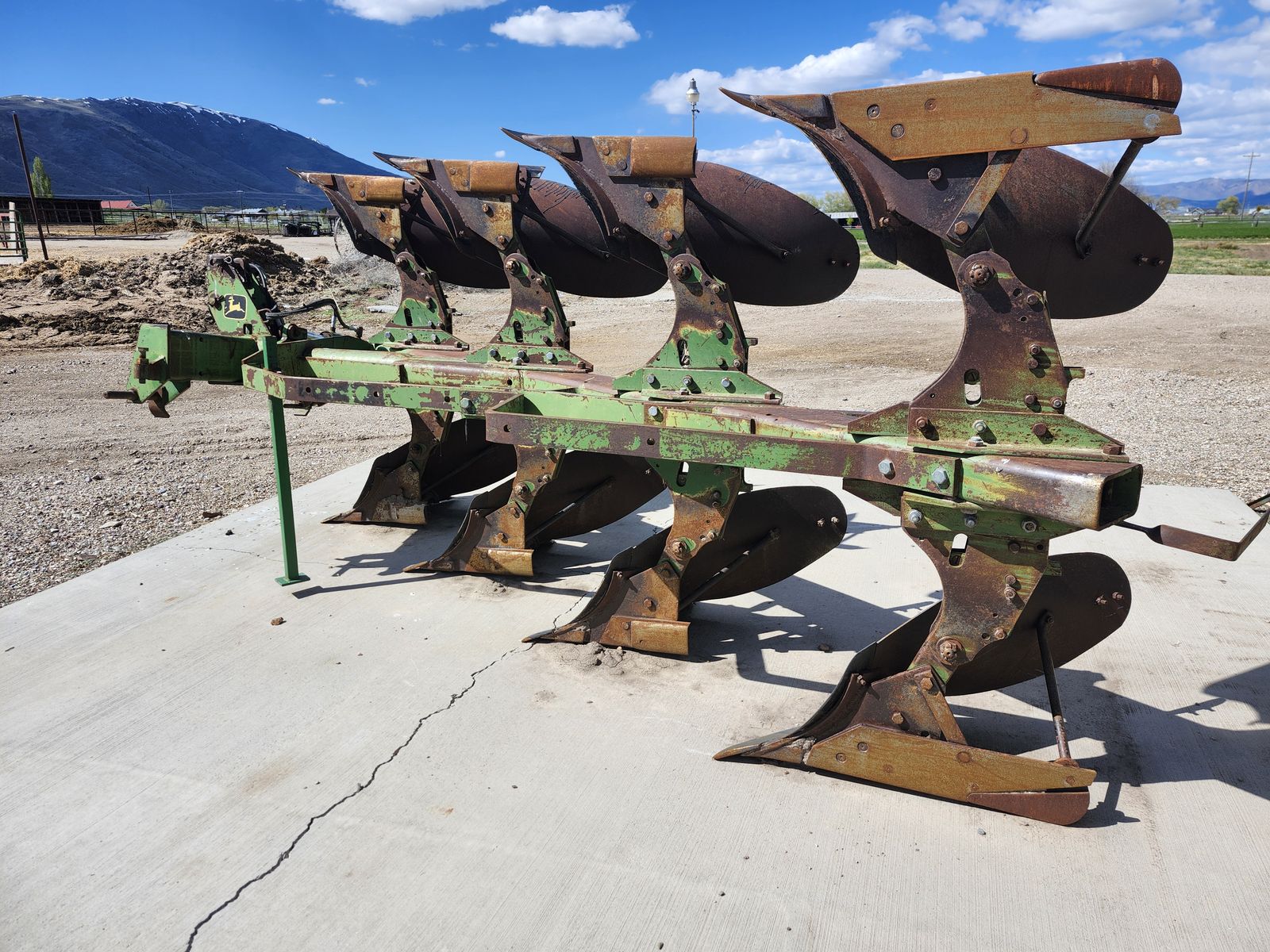 JOHN DEERE 4200 4-BOTTOM  2-WAY PLOW