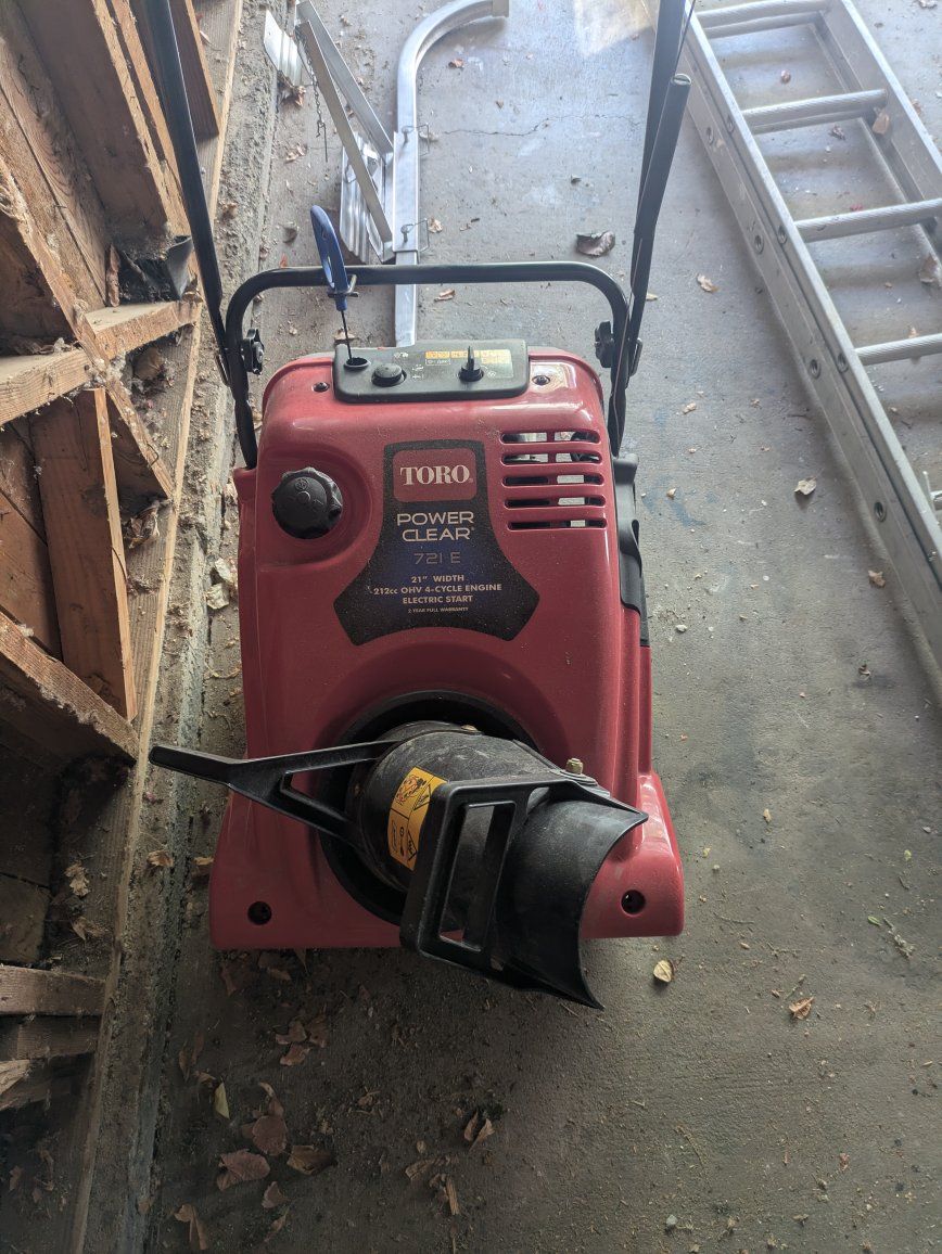 Snowblower.  Toro Power Clear