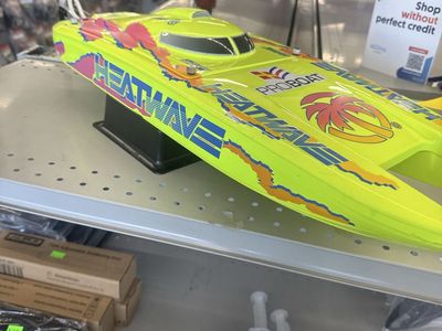 Pro Boat blackjack 24 Heatwave RTR 6s w/2 3s batteries. RC speed boat