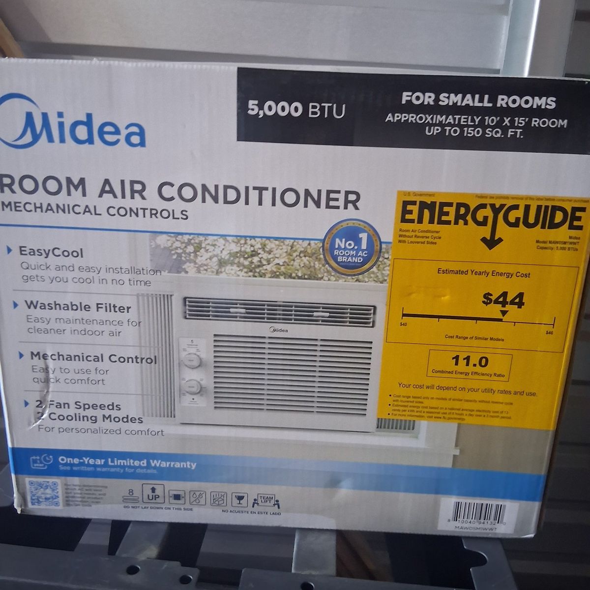 Air conditioning window unit. 5000 BTU New