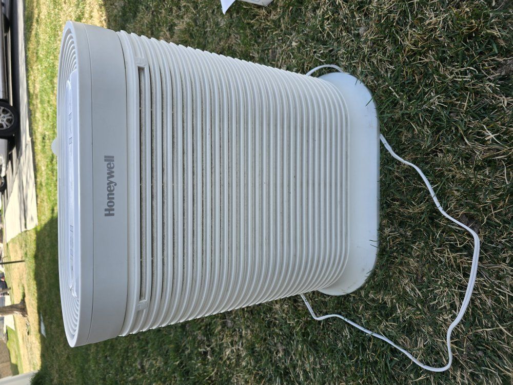 Honeywell Air Purifier, HPA304, 2250 sq ft, HEPA F