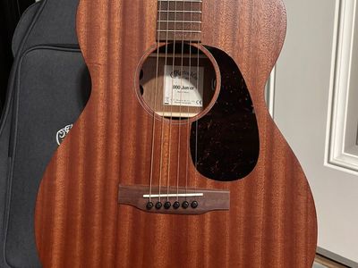 Martin 000 Jr-E (2025)