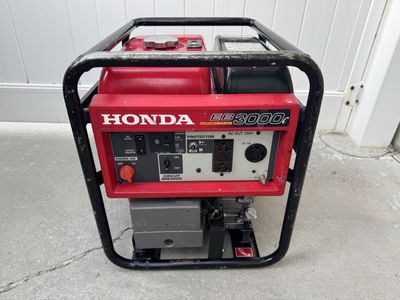Honda EB3000C Cycloconverter Portable Generator - 3000 Watts