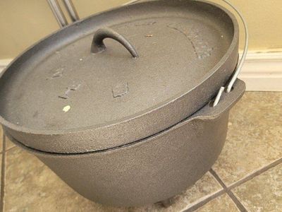 Camp Dutch oven