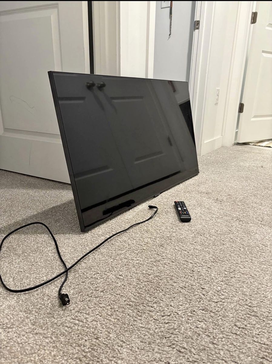 Samsung 43 Flat Screen TV