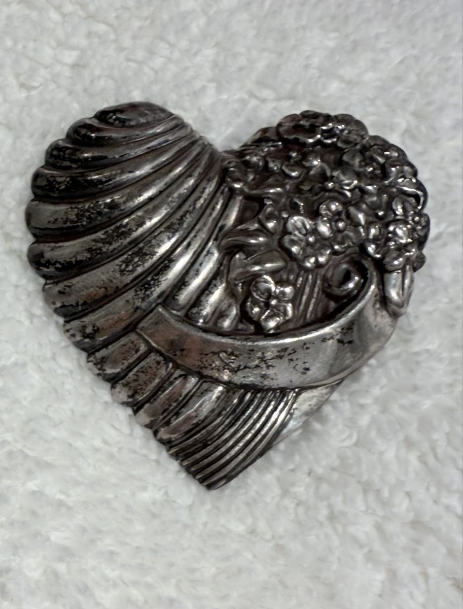 RARE Vintage Truart Sterling Silver Floral Heart Brooch