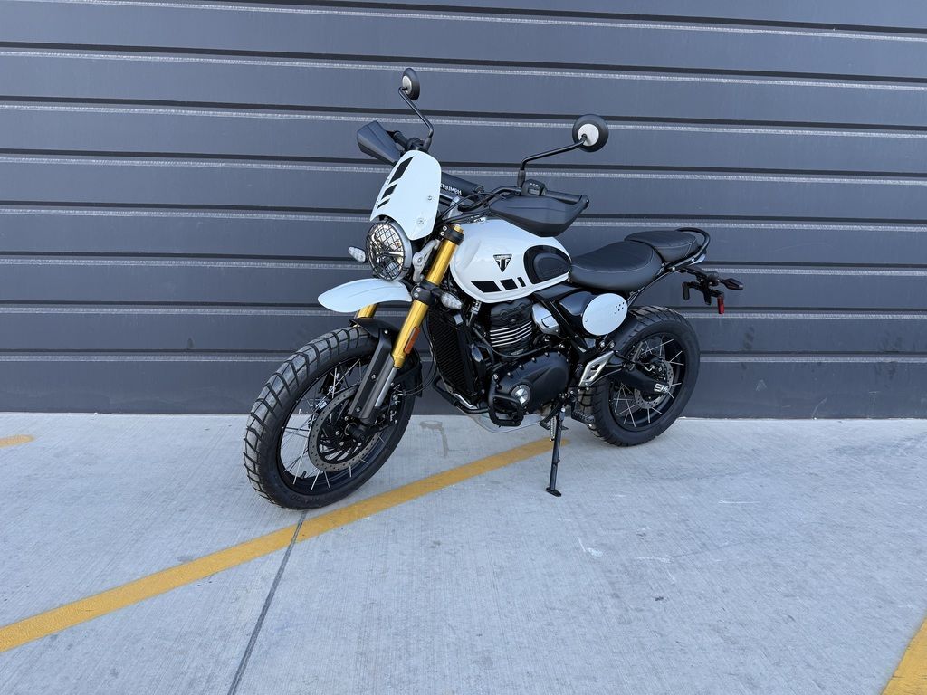 2026 Triumph Scrambler 400 XC Vanilla White