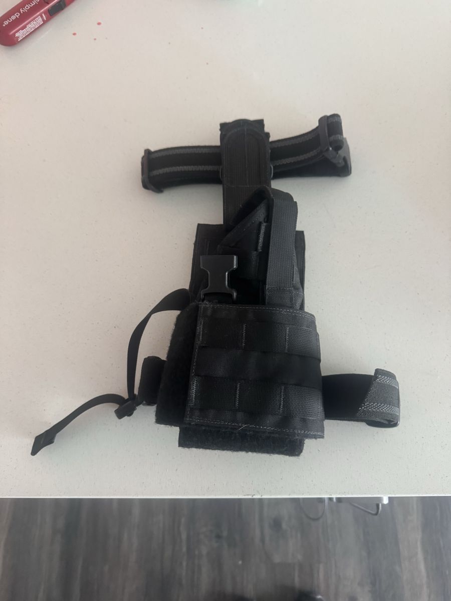 Tactical Drop Leg Holsters Set Black and Tan right hand