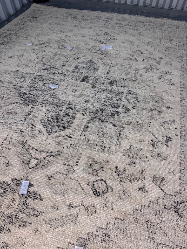 ARTICLE Hobart 8×10, RUG PAD INCLUDED  $700+ retail value.