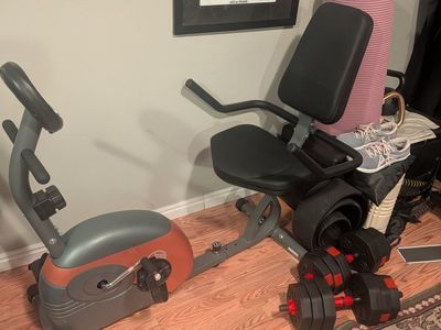 Recumbent Exercise Bike with Padded Seat and Adjustable Resistance, digital readout. like new.