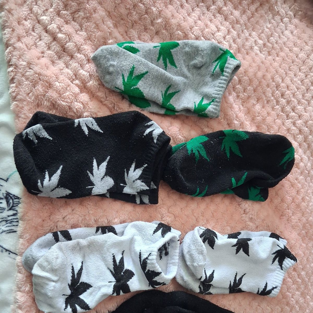 6 pairs of socks for men or woman