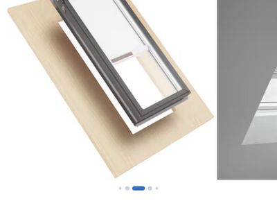VELUX 22.5x45.75in Fixed Deck Mount Aluminum Skylight w/ Laminated Low-E Argon Glass