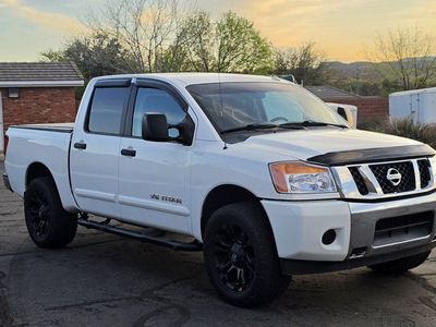 2015 NISSAN TITAN SV