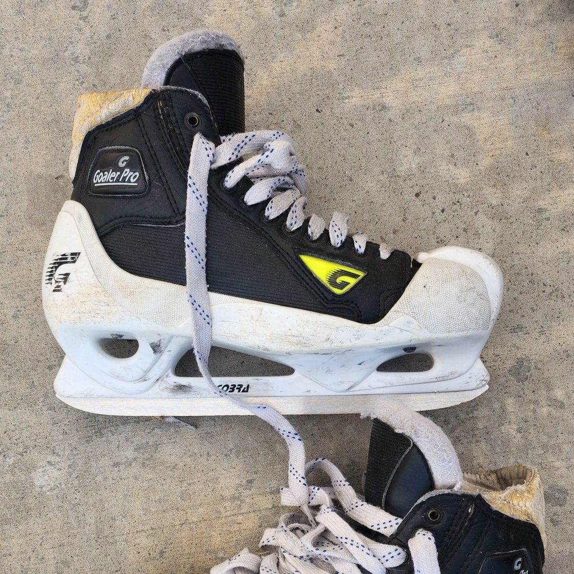 Cobra Goaler Pro goalie skates